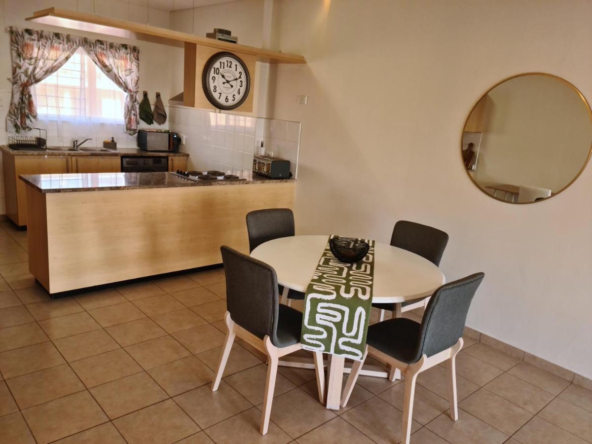 Weavers Nest 34 Windhoek Exterior foto